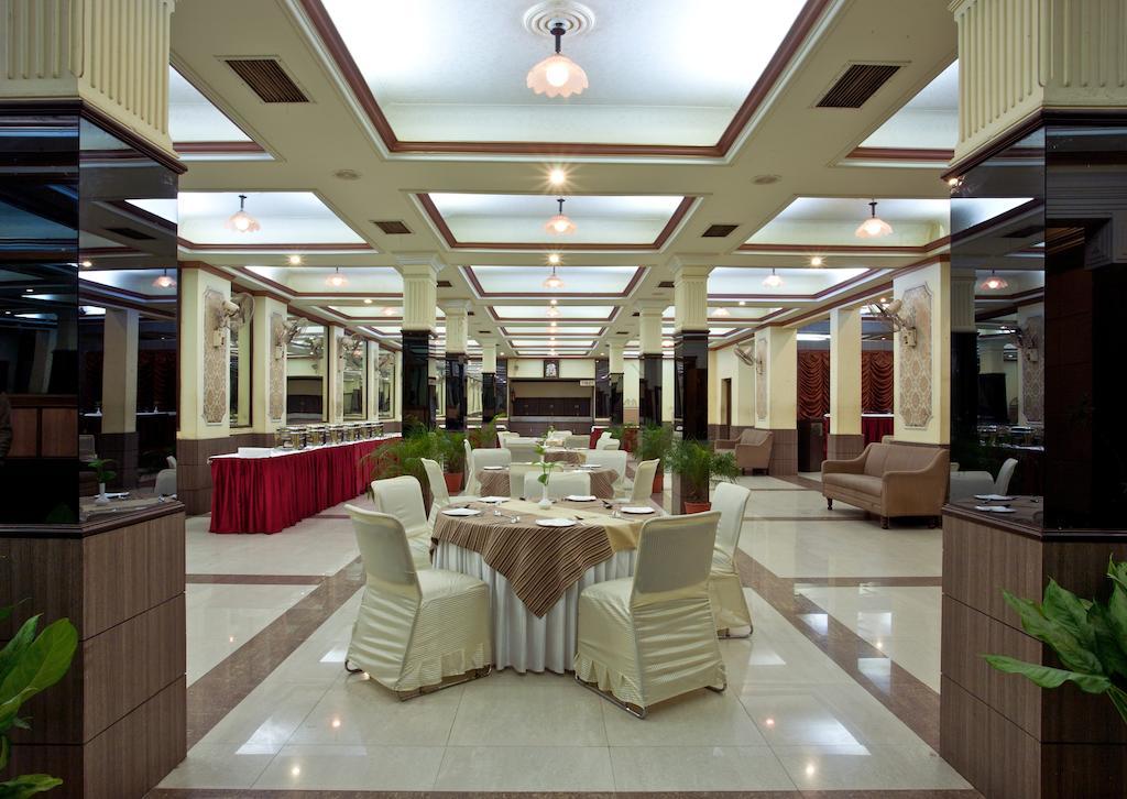 Surya Royal Hotel Kota  Luaran gambar